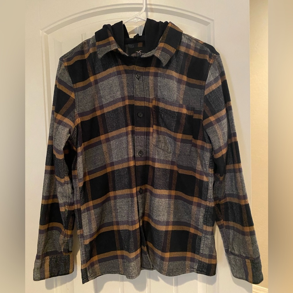 Hollister Men's Black and Brown Plaid Button Down Shirt